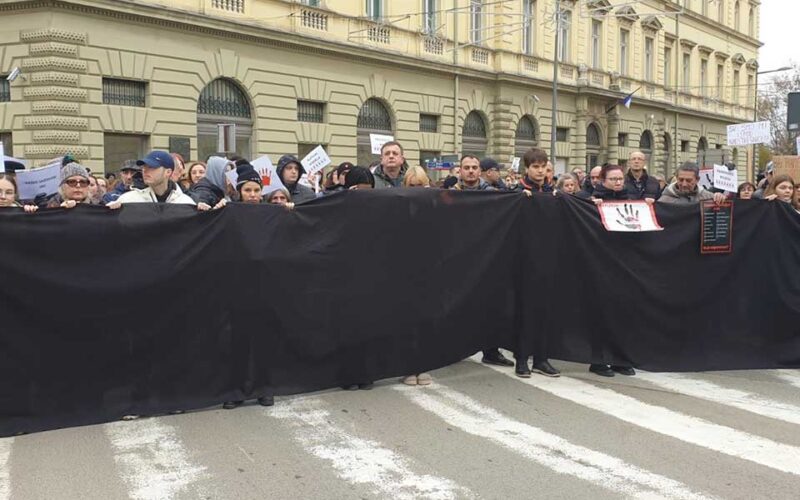 Зрењанинци застали на 15 минута