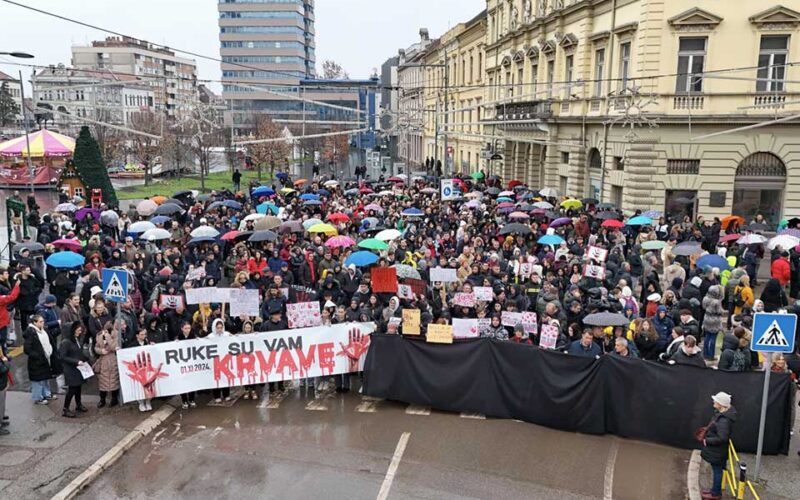 Arhiv javnih skupova: Drastično povećan broj učesnika akcije „Zastani Srbijo“ u Zrenjaninu