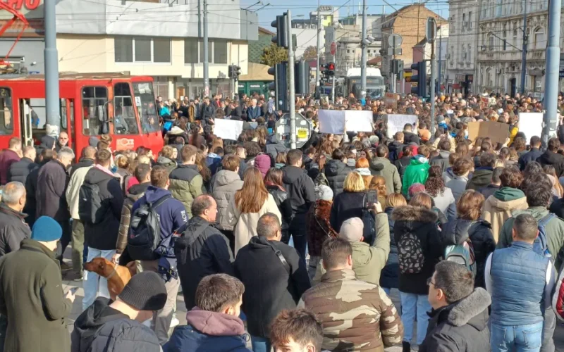 Arhiv javnih skupova: Protestna okupljanja održana u tačno 400 naselja