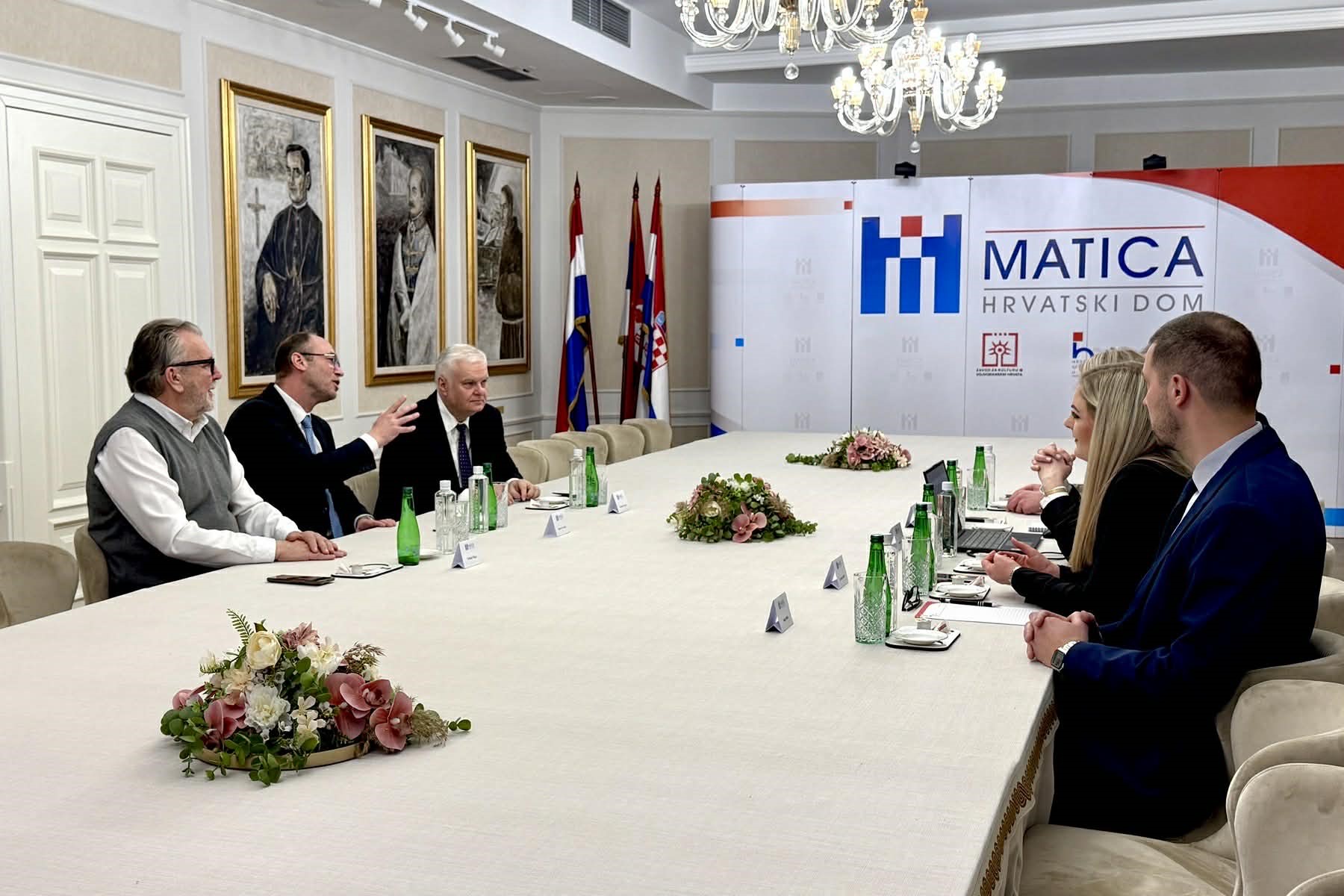 Davor Ivo Štir u prvoj službenoj poseti Hrvatima u Republici Srbiji