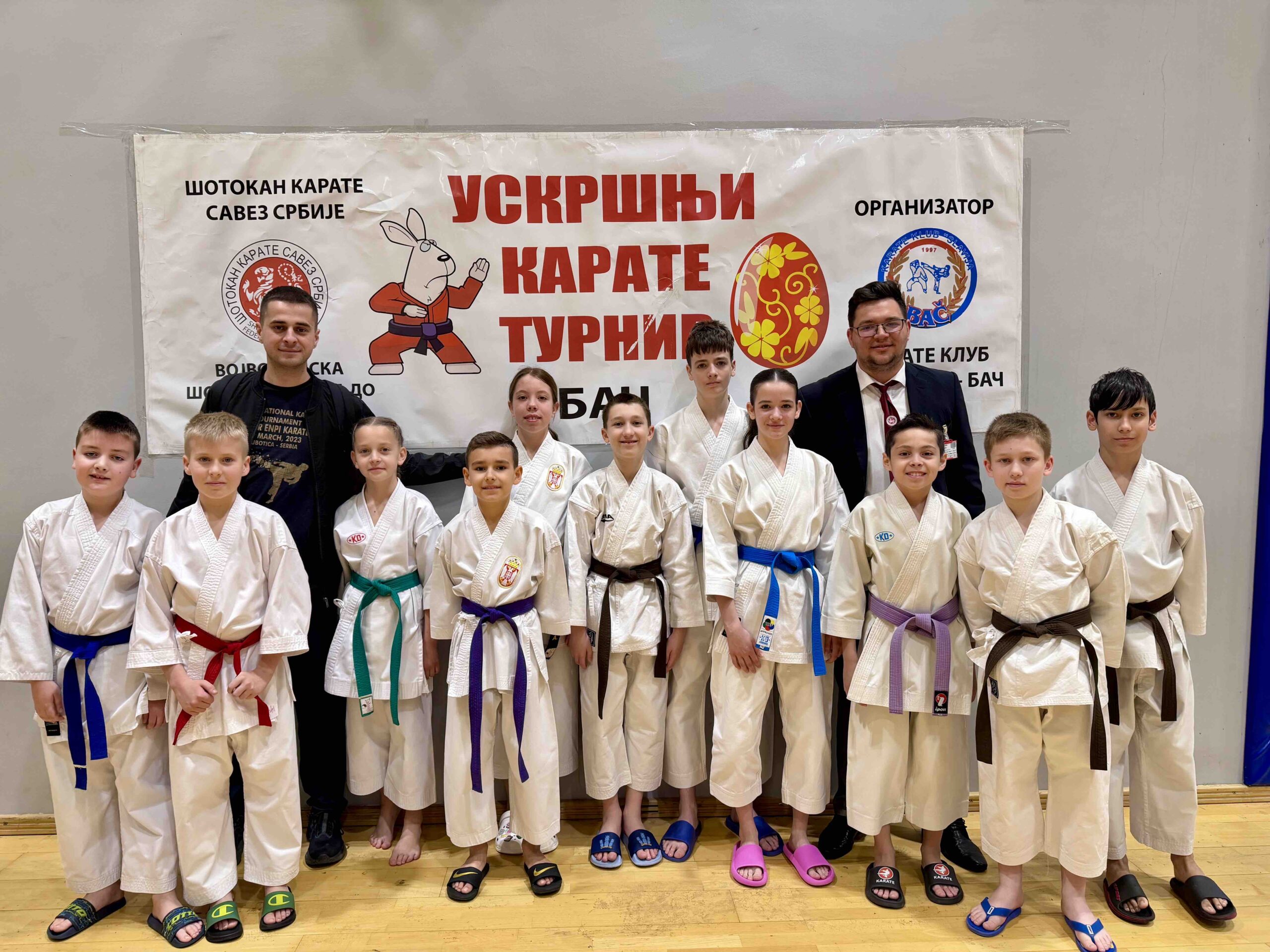 16 zlatnih medalja za karatiste, sa Uskršnjeg turnira u Baču