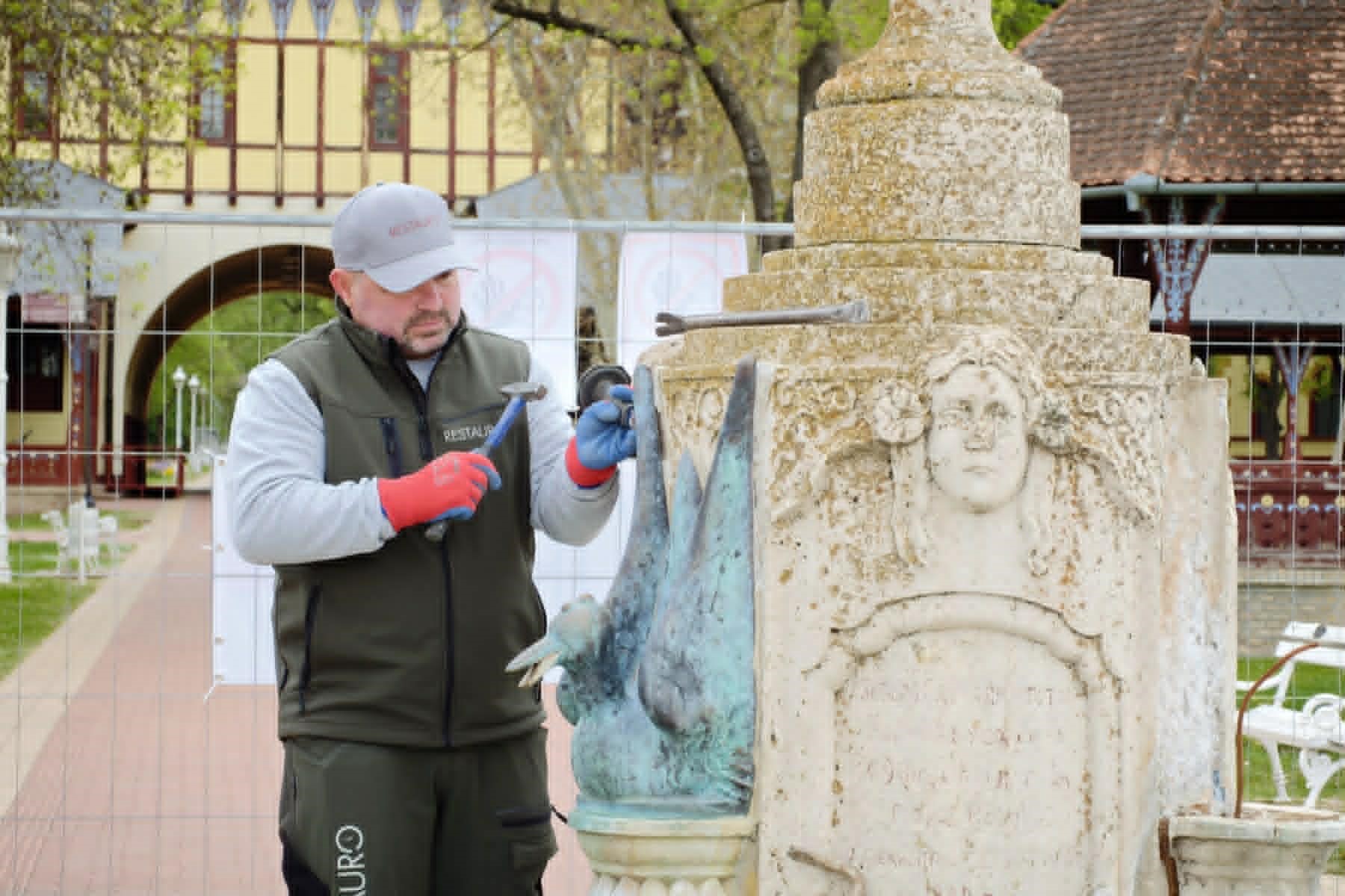 Počeli radovi na održavanju Spomen česme na Paliću